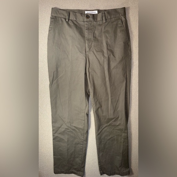 Amazon Essentials Other - Amazon Essentials size 34w x 32l Men's Khaki Chinos pants